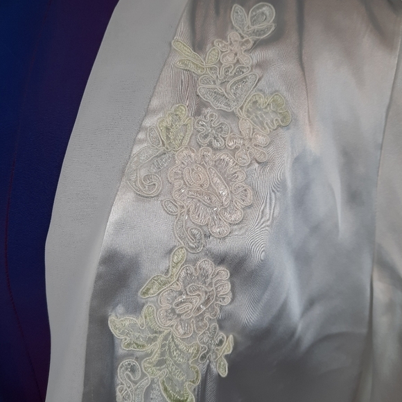 Vintage Linea Donatella White Satin Robe Floral Sequin Embroidered Size … - Picture 11 of 13
